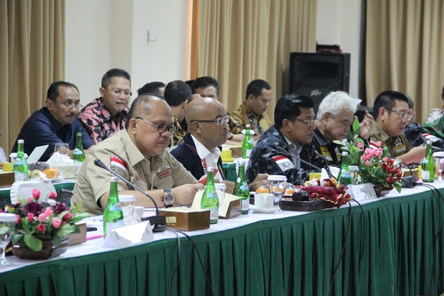 2. Komisi III DPR RI Pada Rapat Dengar Pendapat Dengan Kanwil Kemenkumham Sumut dan Kajatisu