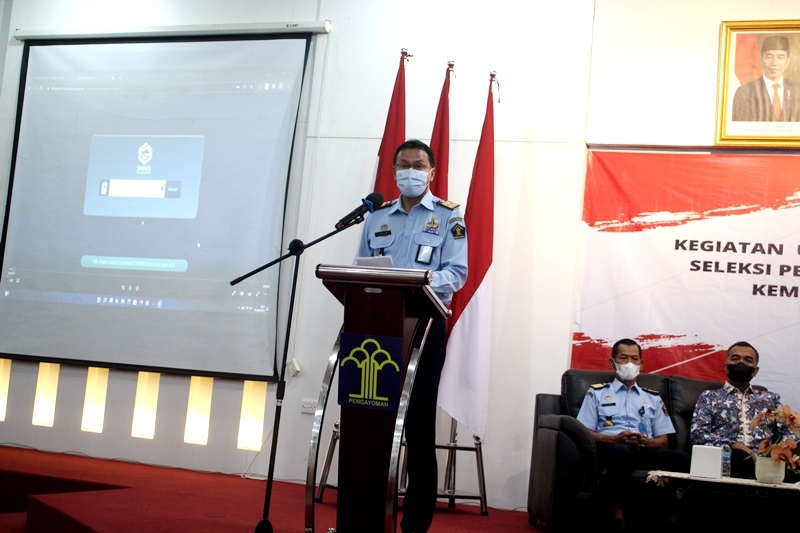 02 Agust 22 12