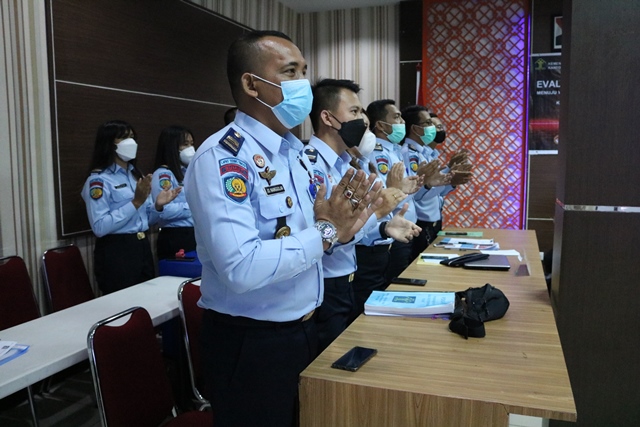 pertama evaluasi3