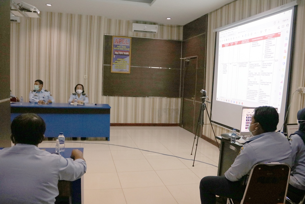 rapat dpr4