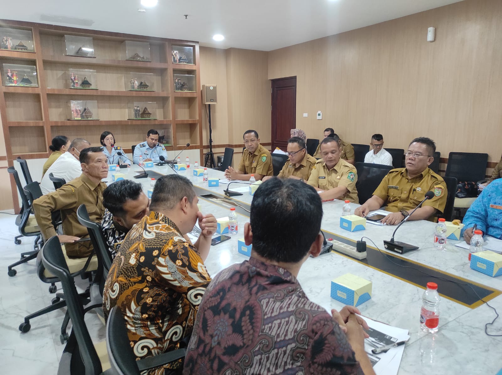 rapat identifikasi dan analisis perda3