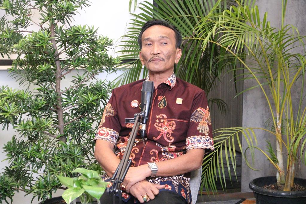 radio online nov25 2