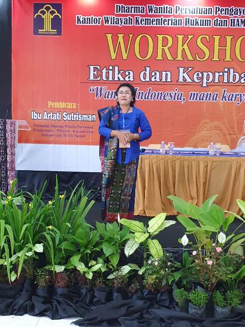 Perempuan Yang Berhasil Mempunyai Dedikasi Yang Tinggi10