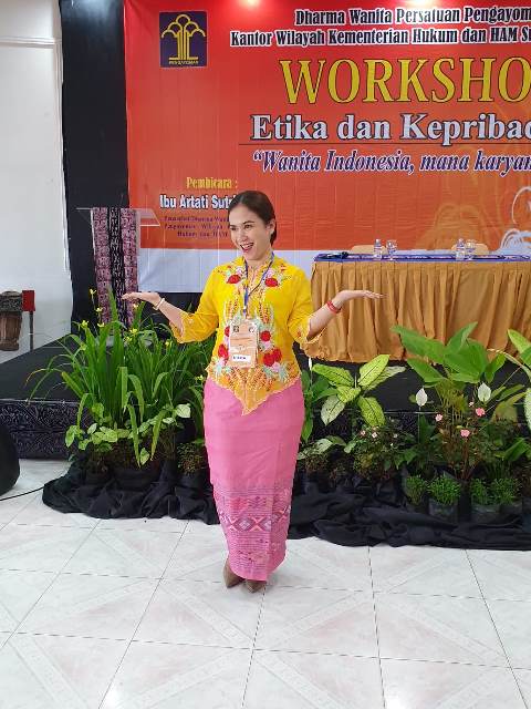 Perempuan Yang Berhasil Mempunyai Dedikasi Yang Tinggi6