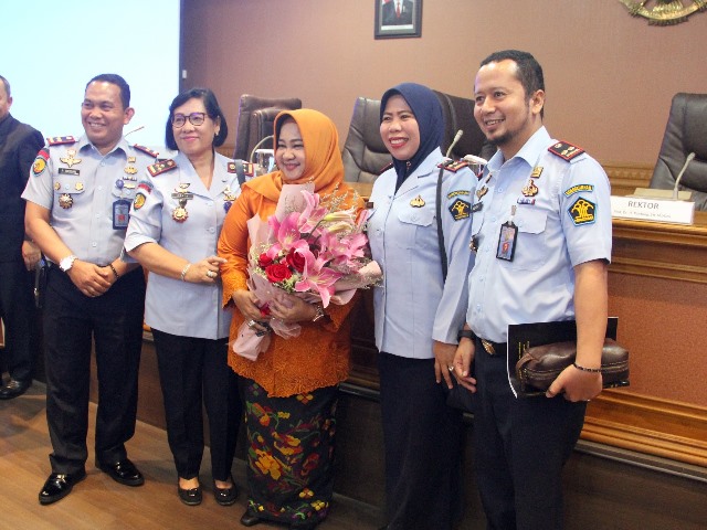 Sri Puguh Utami Hadiri Ujian Promosi Doktor12