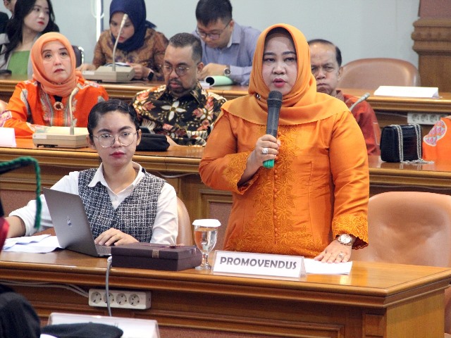 Sri Puguh Utami Hadiri Ujian Promosi Doktor4