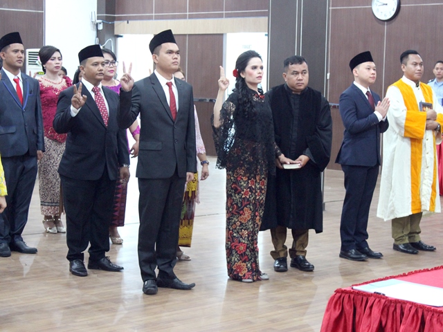 Sumpah Jabatan Notaris8