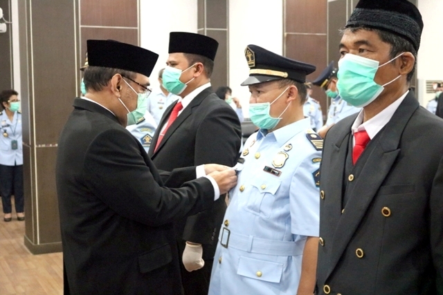 ZZPejabat Administrasi Jabatan Fungsional Tertentu Pengganti Antar Waktu Majelis Pengawas Daerah Notaris dan Penyidik Pegawai Negeri Sipil10