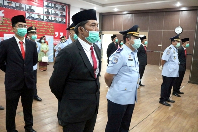 ZZPejabat Administrasi Jabatan Fungsional Tertentu Pengganti Antar Waktu Majelis Pengawas Daerah Notaris dan Penyidik Pegawai Negeri Sipil11