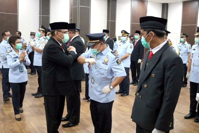 ZZPejabat Administrasi Jabatan Fungsional Tertentu Pengganti Antar Waktu Majelis Pengawas Daerah Notaris dan Penyidik Pegawai Negeri Sipil14