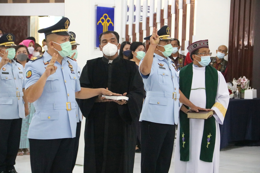 ZZZ52 Orang Pejabat Administrasi4