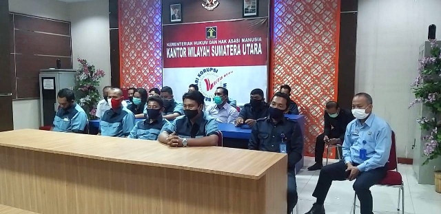 ZZZRangka Meningkatkan Pelayanan Publik dan Mewujudkan WBKWBBM Kanwil Kemenkumham Sumut Berikan Pengarahan Kepada Office Boy dan Satpam2
