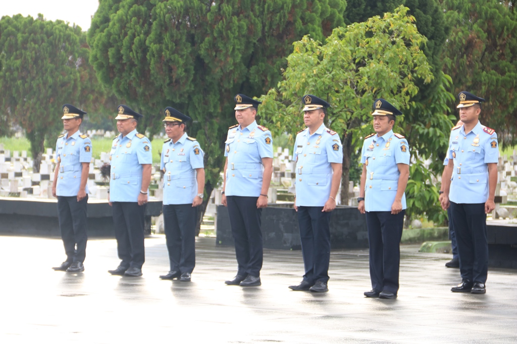 ZZZTabur Bunga di Makam Pahlawan Nasional Bukit Barisan5