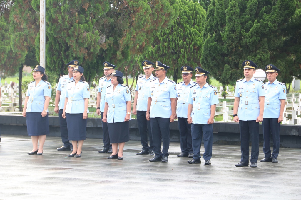 ZZZTabur Bunga di Makam Pahlawan Nasional Bukit Barisan6