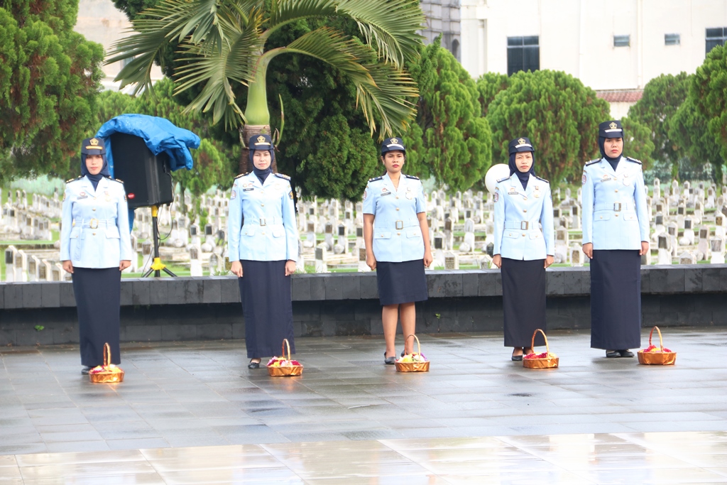 ZZZTabur Bunga di Makam Pahlawan Nasional Bukit Barisan8