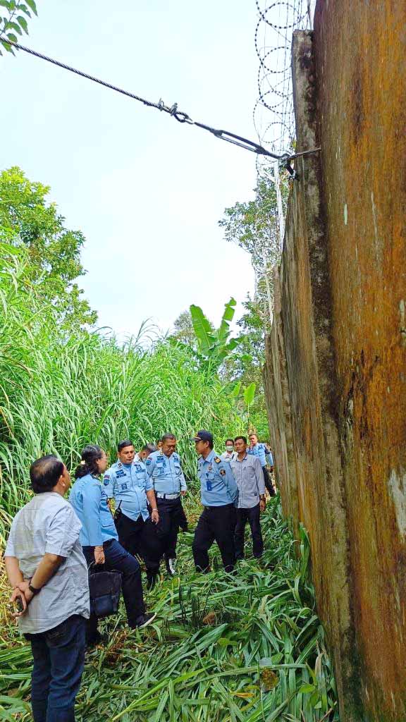 ZZZTinjau Bangunan Rutan Tarutung Rusak Karena Gempa3