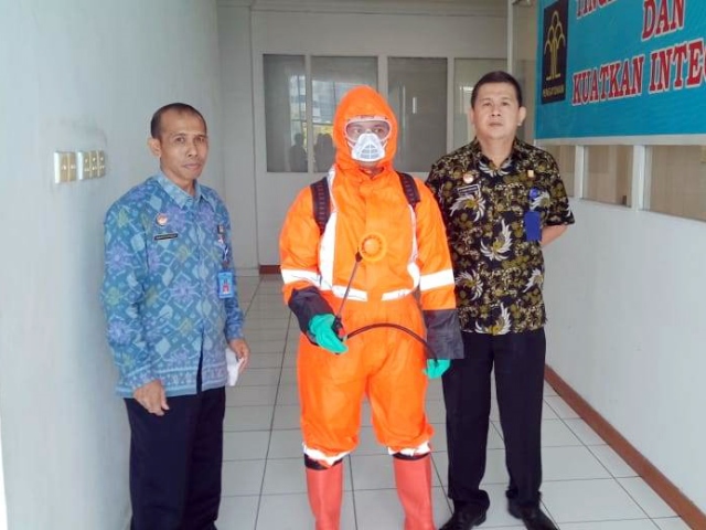 zCegah Penyebaran Corona Virus Disease COVID 19 Kanwil Kemenkumham Sumut Lakukan Penyemprotan Disinfektan2
