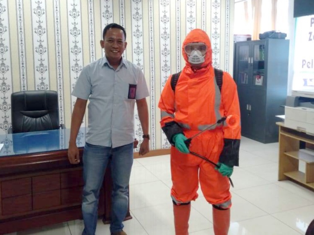 zCegah Penyebaran Corona Virus Disease COVID 19 Kanwil Kemenkumham Sumut Lakukan Penyemprotan Disinfektan3