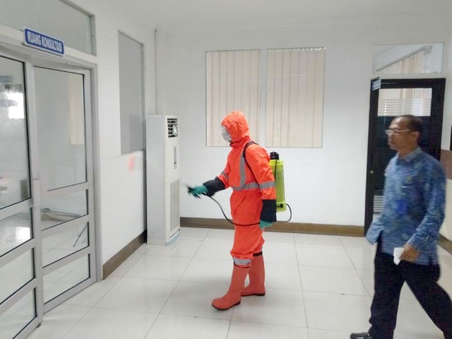 zCegah Penyebaran Corona Virus Disease COVID 19 Kanwil Kemenkumham Sumut Lakukan Penyemprotan Disinfektan4