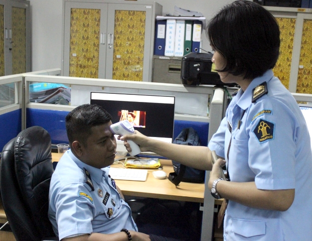 zPegawai Kanwil Sumut Wajib Ikuti Body Thermal Check3