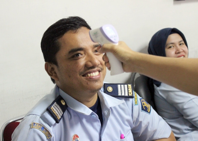 zPegawai Kanwil Sumut Wajib Ikuti Body Thermal Check9