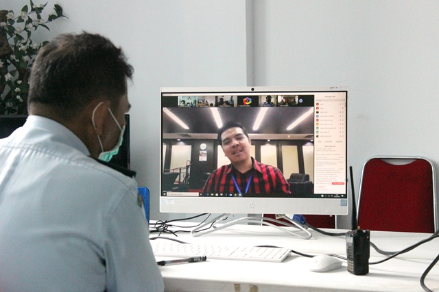 zPenguatan Kehumasan Melalui Video Conference3
