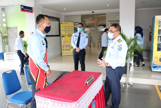 zPenguatan Satker Menuju WBKWBBM Kakanwil Kunjungi Kanim Polonia Dan Kanim Medan14