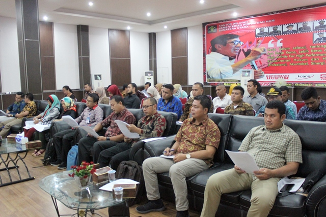 zRapat Evaluasi Persiapan Penyampaian Data Kabupaten4